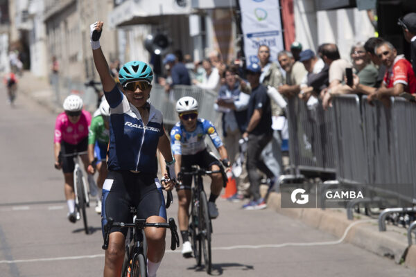 Maribel Aguirre, del Team Raleigh(ARG), 1ª Vuelta Ciclista del Uruguay Femenina.